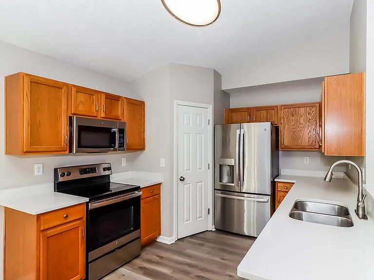135 Winborne Dr — Photo 8