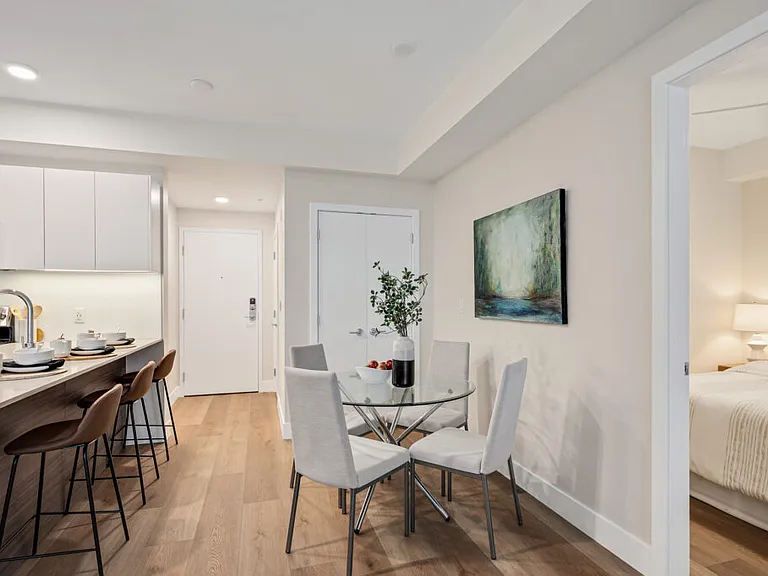 45 Gorge Rd E — Photo 92