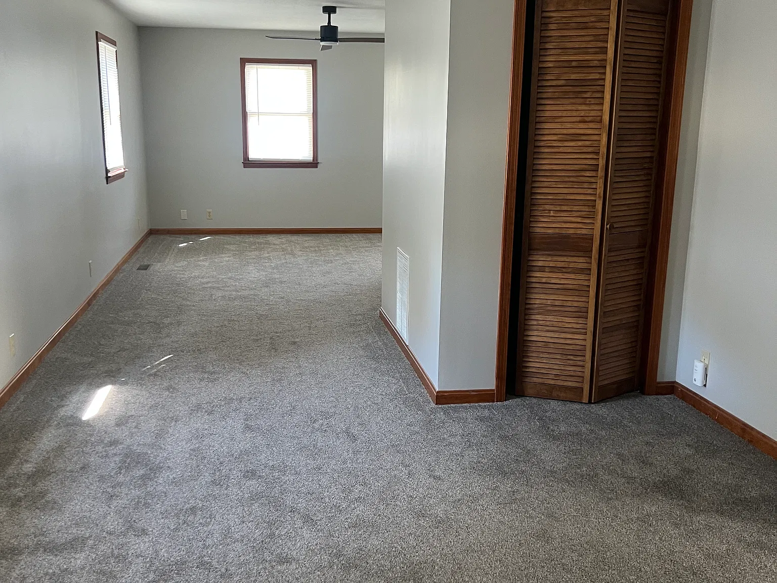 4 bed, 1372 sqft, $1,200 — Photo 2