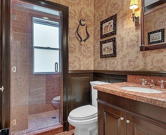 5th image of 14 Sutton Pl S #3E