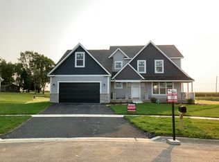 873 Coventry Cir, Sycamore, IL 60178