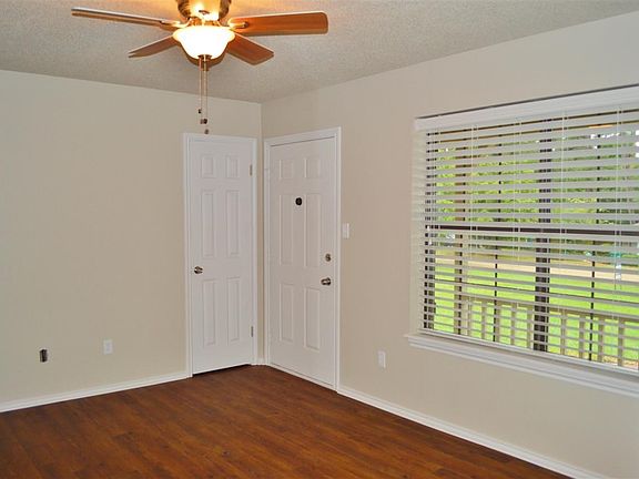 3rd image of 1015 Lori Dr