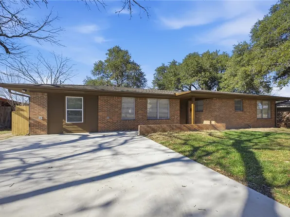 212 Helena St, Bryan, TX 77801