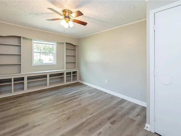 2945 Belvedere Ln — Photo 20