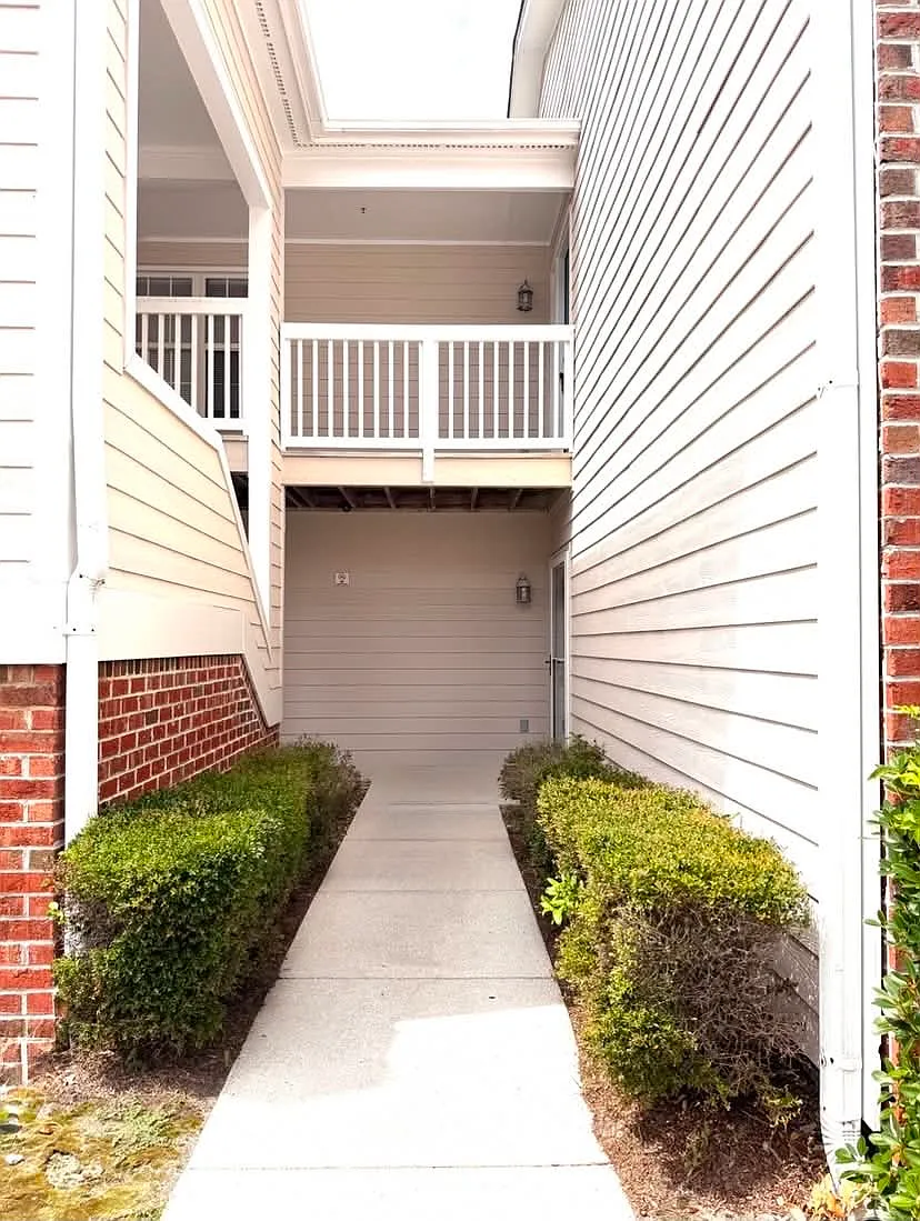 3 bed, 1310 sqft, $1,700 — Photo 2