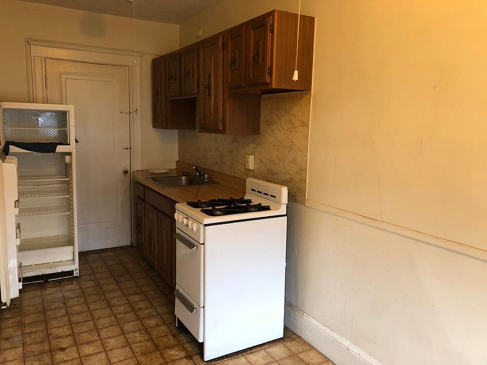 1st image of 60 Fellsway W #32