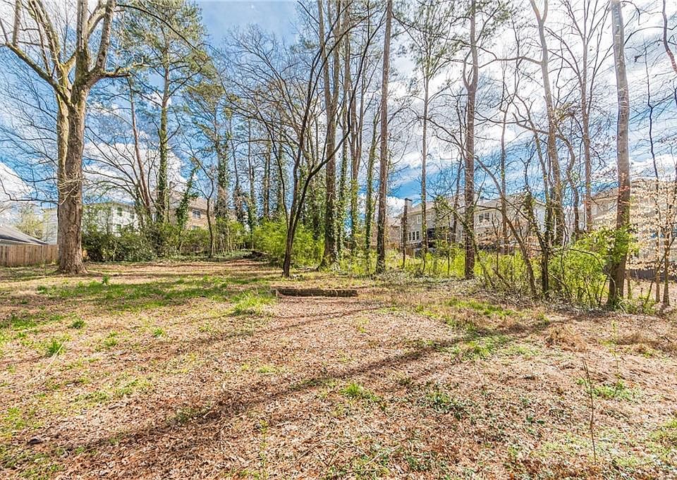 2nd image of 926 Devine Cir