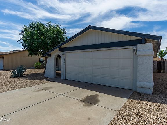 3rd image of 4021 E Windrose Dr