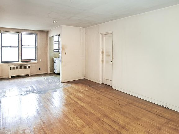 4th image of 3751 86th St APT 4J
