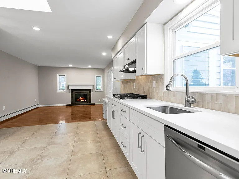 453 Milton Ave — Photo 12