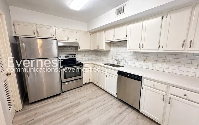 2 bed, 2.5 bath, 1160 sqft, $1,495 — Photo 4