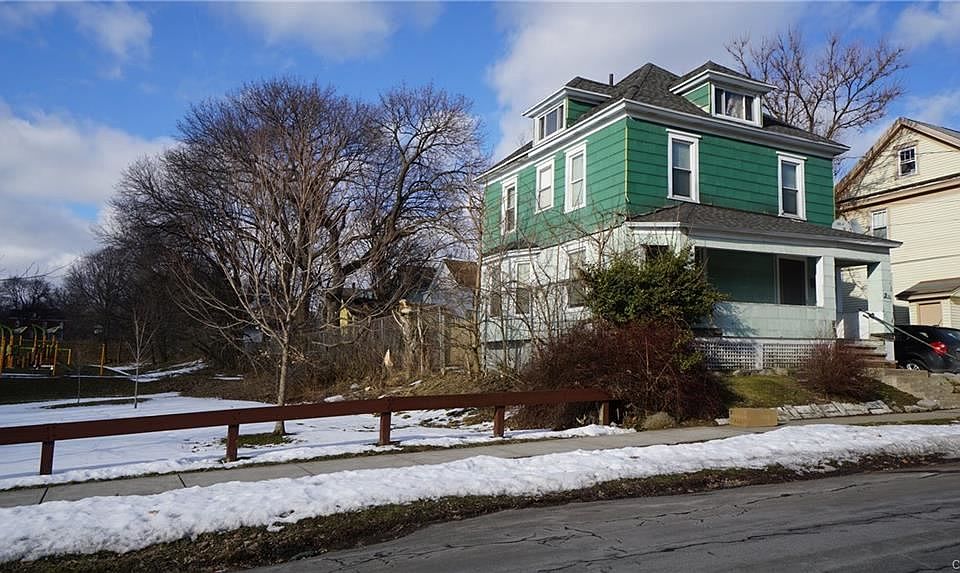 1st image of 101 Farmer St