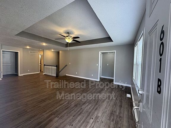 2nd image of 601B S Hillcrest St