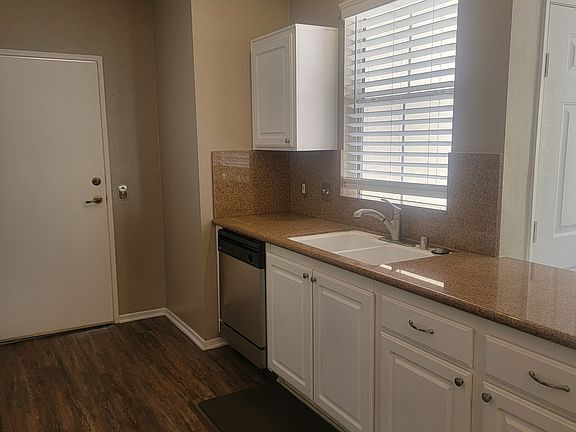 Direct access from the one-car garage to the kitchen