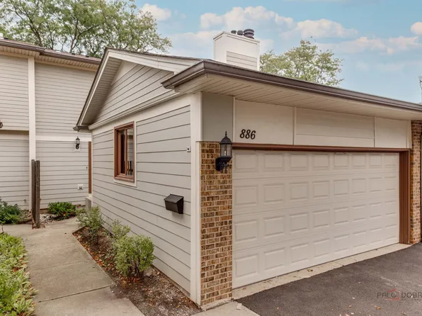 886 Swan Ln, Deerfield, IL 60015