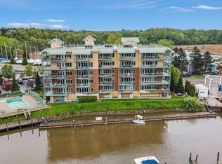 815 E Wells St #304, South Haven, MI 49090