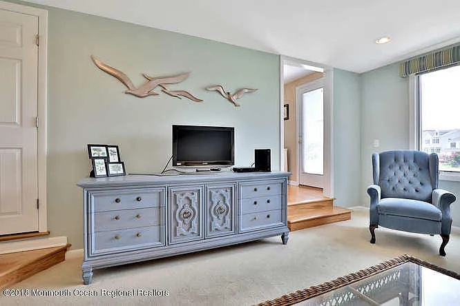 127 Trenton Ave — Photo 10