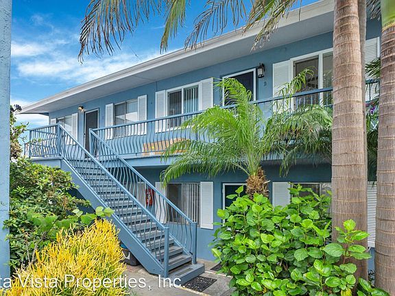2nd image of 855 Emerald St #11349312