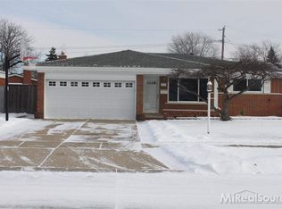 34048 Brookshire Dr, Sterling Heights, MI 48312