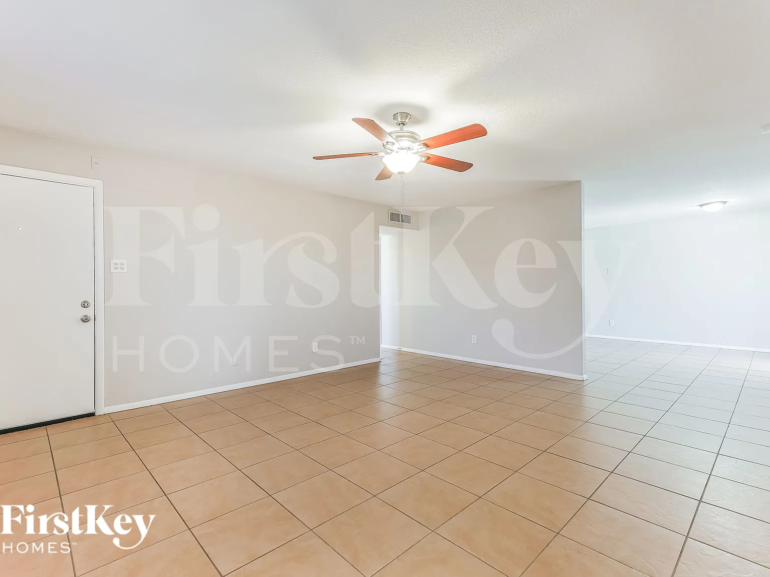 3 bed, 2.0 bath, 1128 sqft, $1,985 — Photo 3