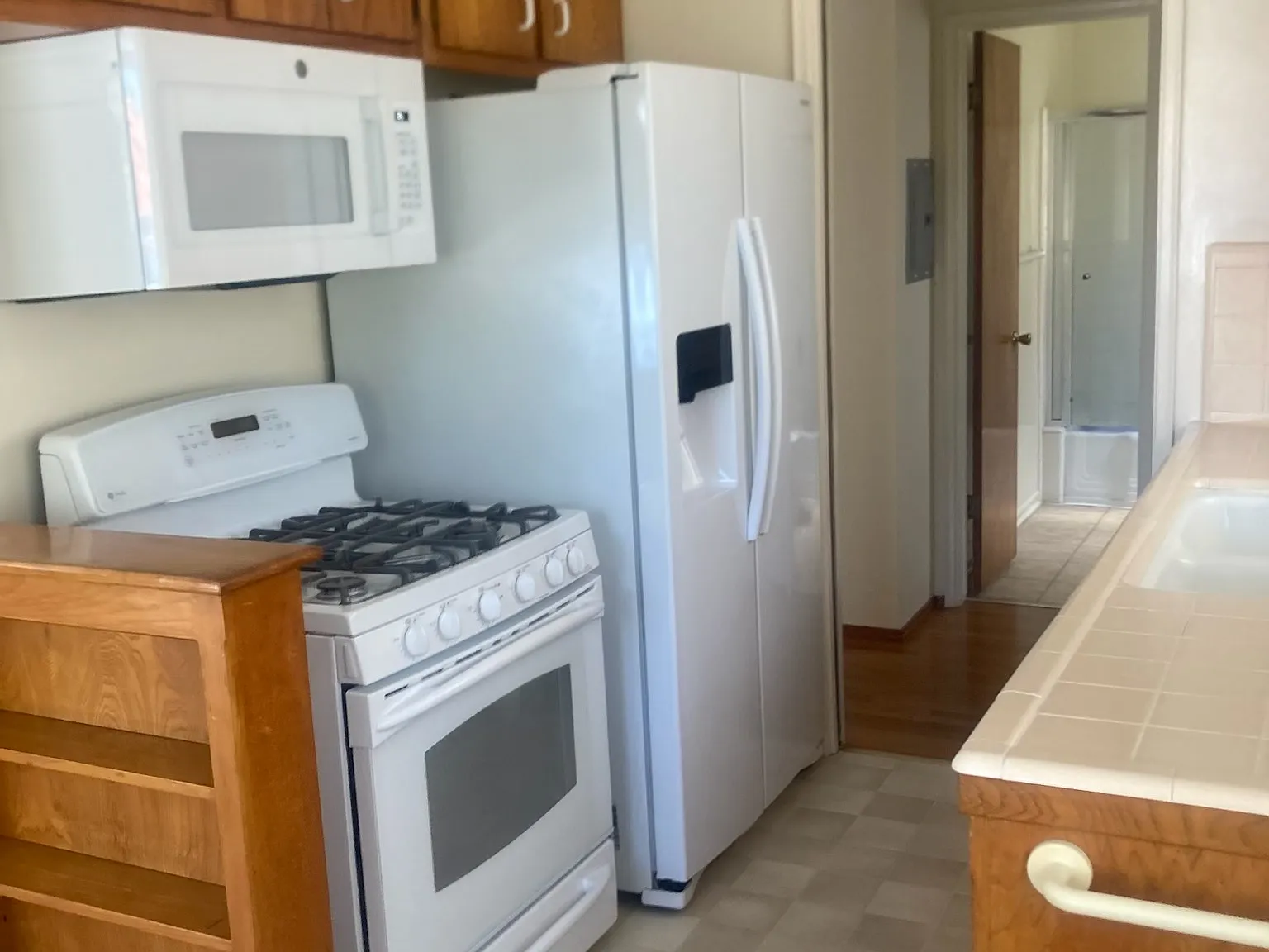 Studio, 400 sqft, $1,975 — Photo 3