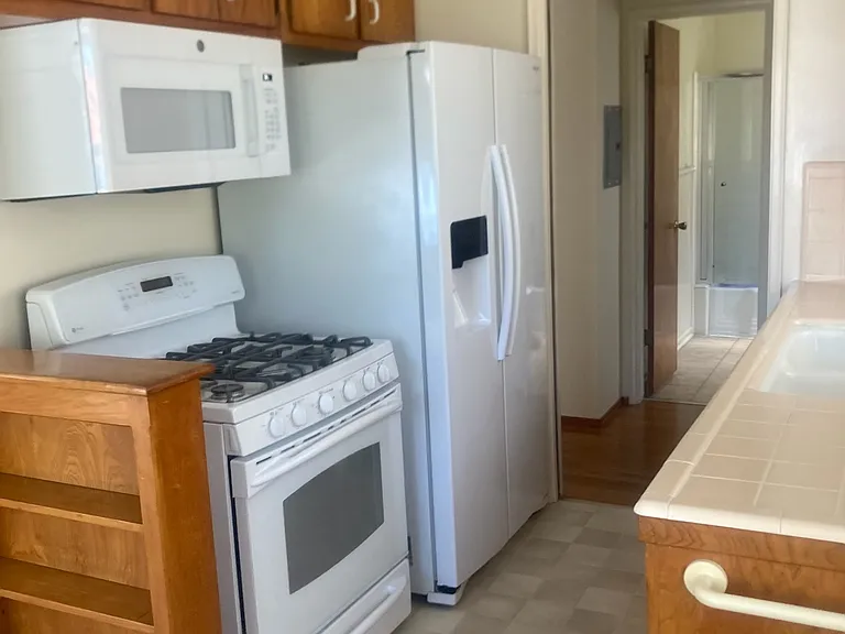 242 Argonne Ave — Photo 3