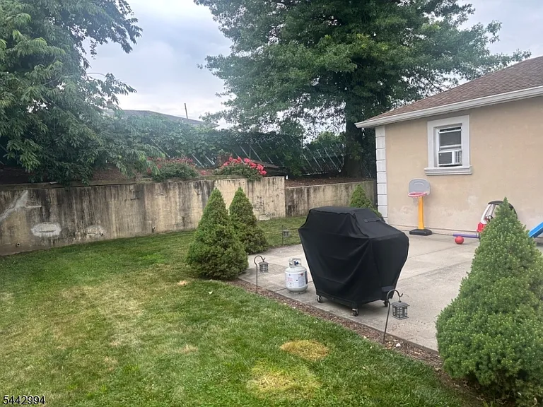 30 Meriline Ave — Photo 15