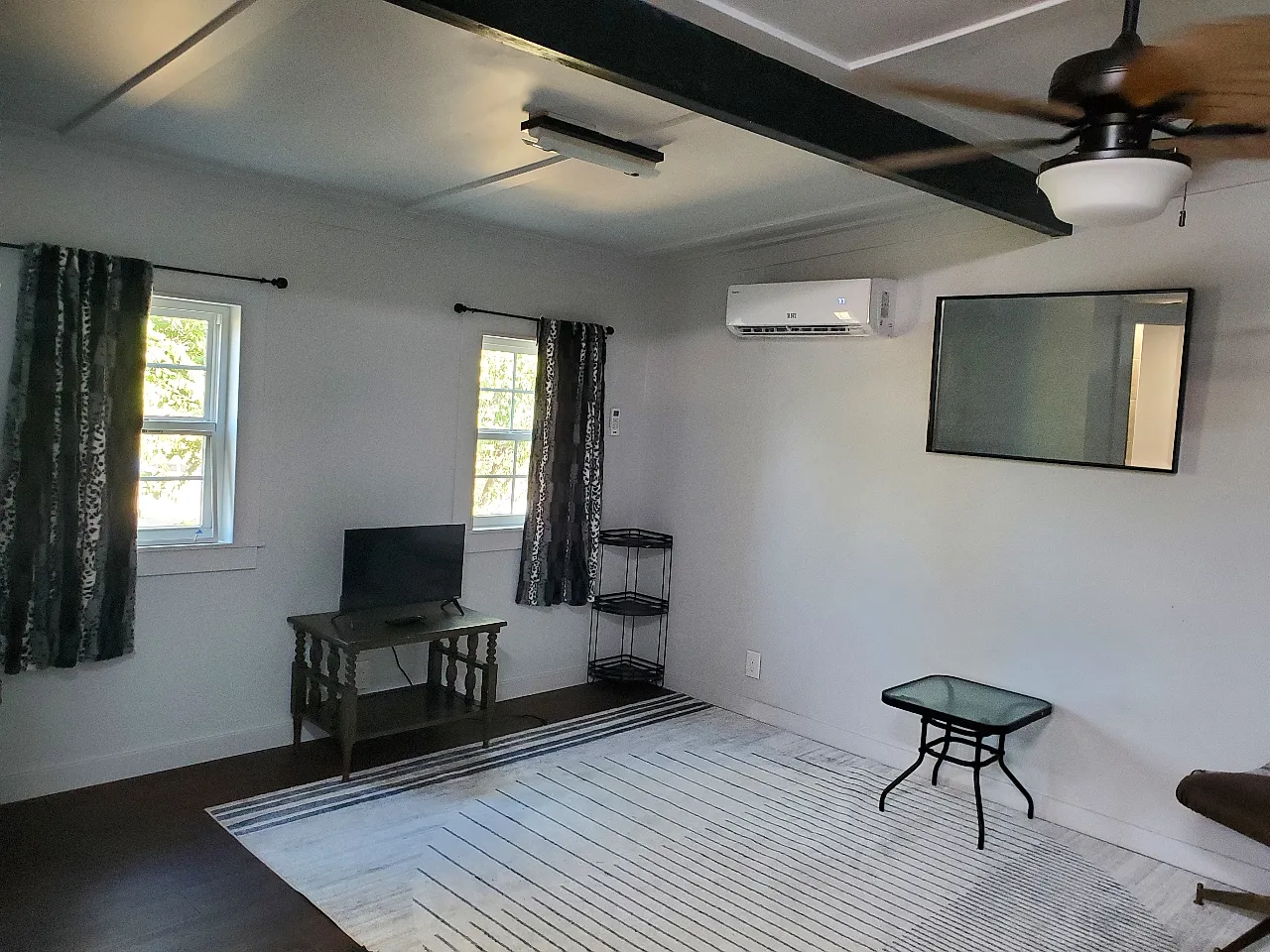 Studio, 350 sqft, $900 — Photo 2
