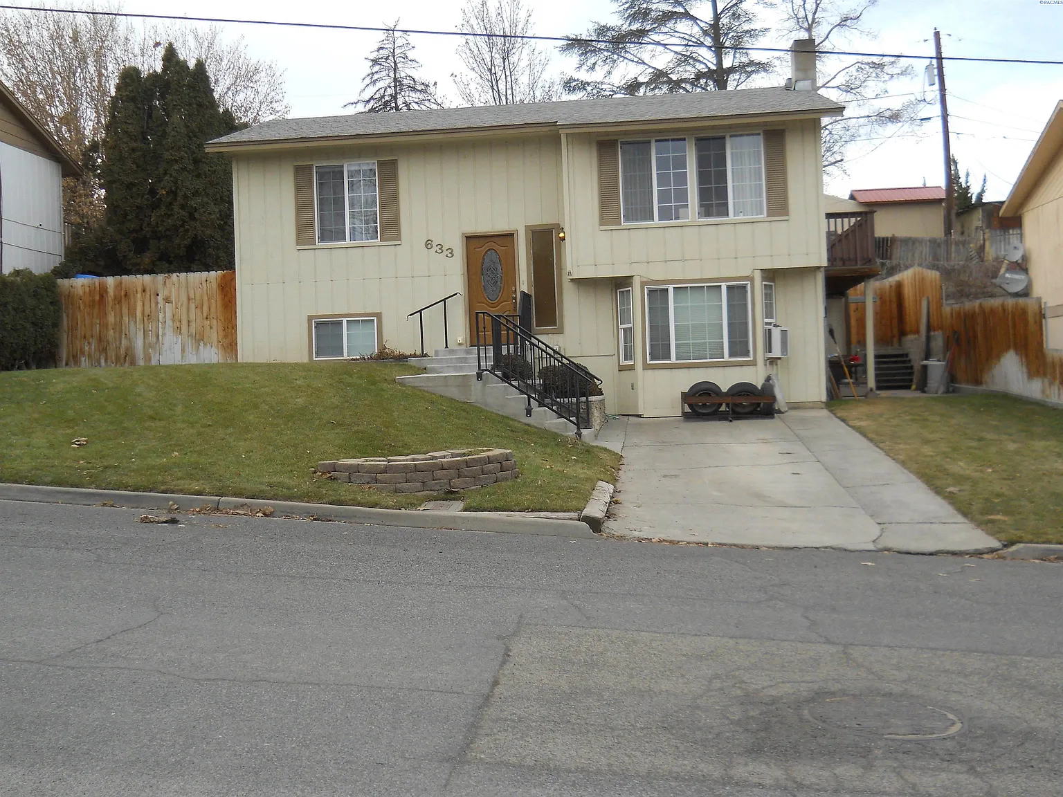 633 San Clemente Ave photo 1