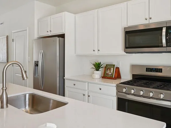 615 Tyrion Ln, Downingtown, PA 19335
