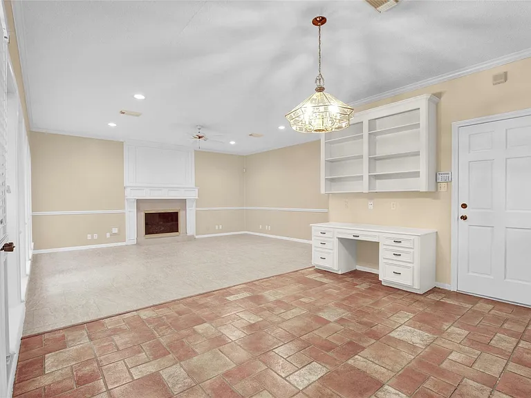 611 N Hickory St — Photo 13
