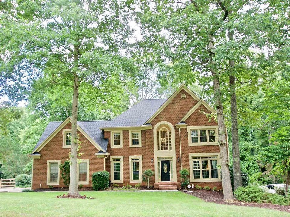 1st image of 2547 Woodcrest Ct