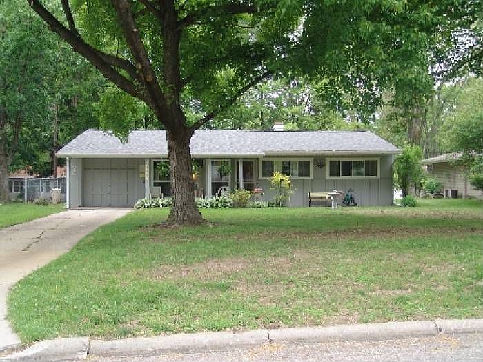 1st image of 3644 W Lincolnshire Blvd