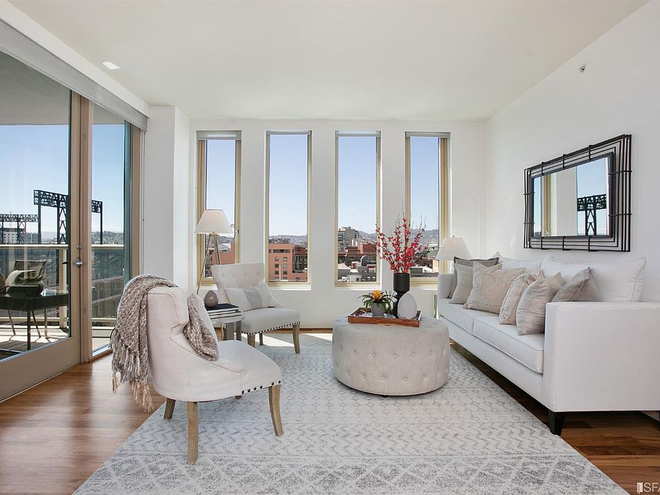 1st image of 88 King St Unit 1308