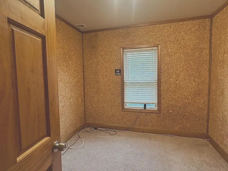 700 Schiller Ave — Photo 17