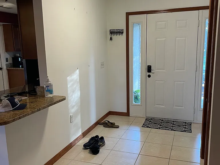 901 Nevada Dr NE — Photo 8
