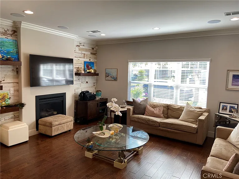 4470 Stansbury Ave — Photo 19