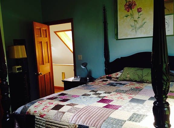 Queen Size Bedroom