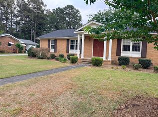 402 Arlington Rd, Lumberton, NC 28358