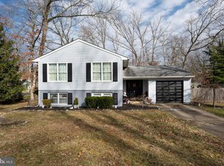 1602 White Cedar Ln, Williamstown, NJ 08094