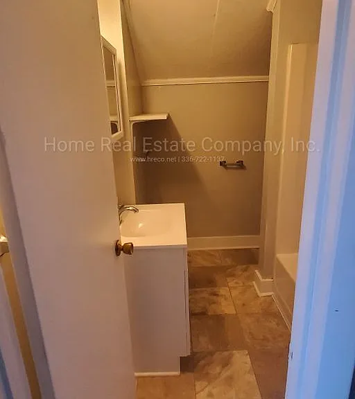 318 E Monmouth St #D — Photo 1