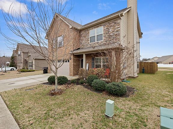 2nd image of 3213 Mapleside Ln