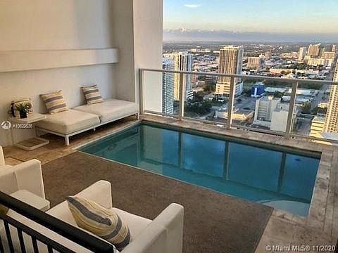 2nd image of 1040 Biscayne Blvd APT 4206