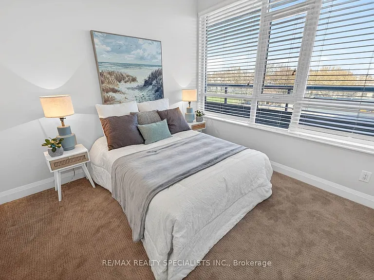 1 Hurontario St #306 — Photo 35