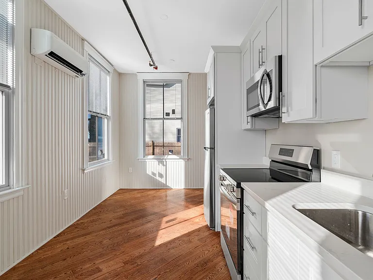 34 Tremaine St — Photo 25