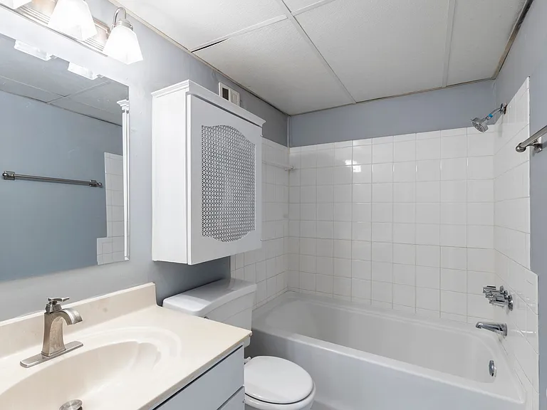 Woodward Park Apartments — Photo 25