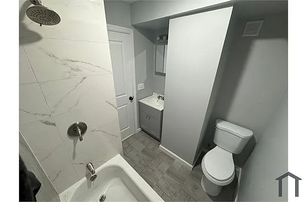 Building Photo - 79-83 Tillinghast St #1B