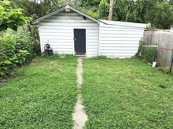 4th image of 2113 Illinois Ave