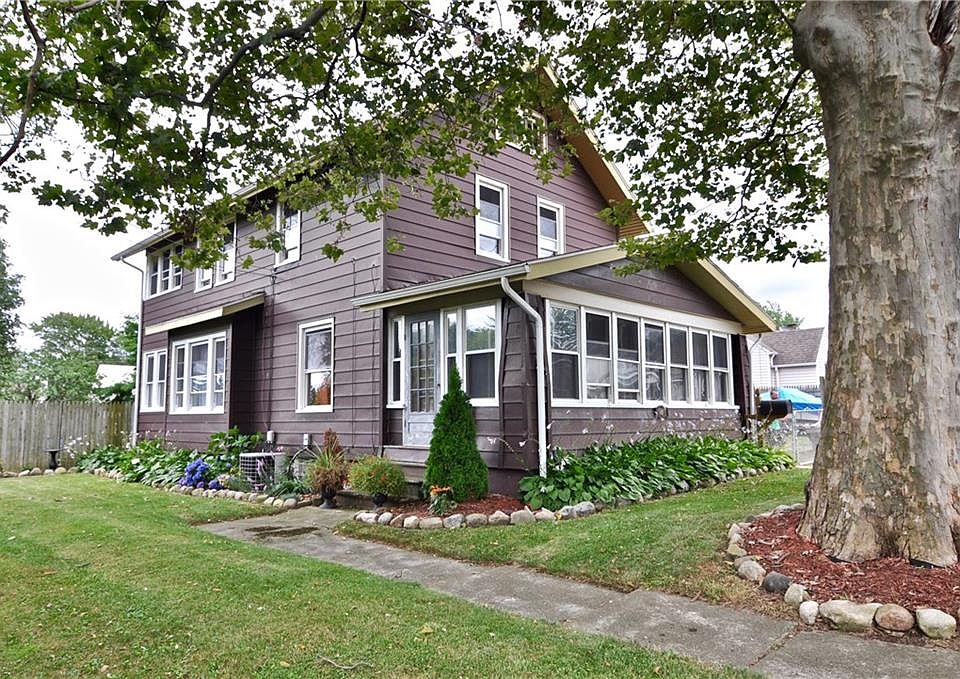 1st image of 901 Hilborn Ave