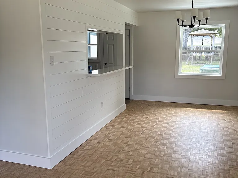 1004 Wilson Dr — Photo 10